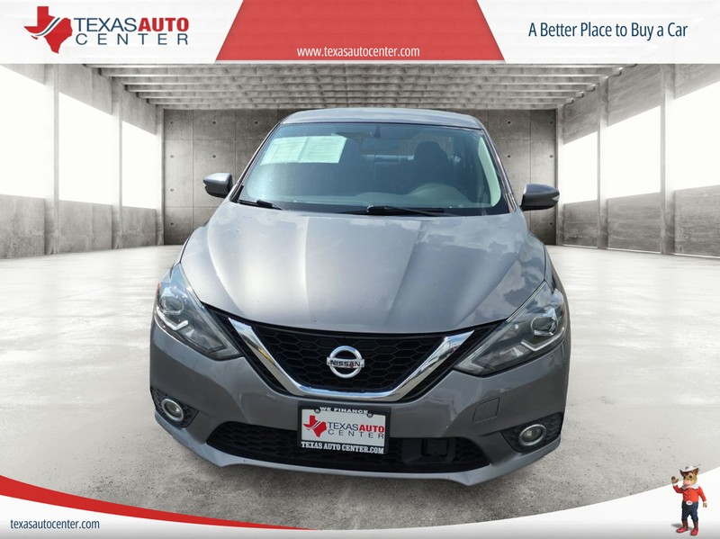 Nissan Sentra Vehicle Full-screen Gallery Image 3