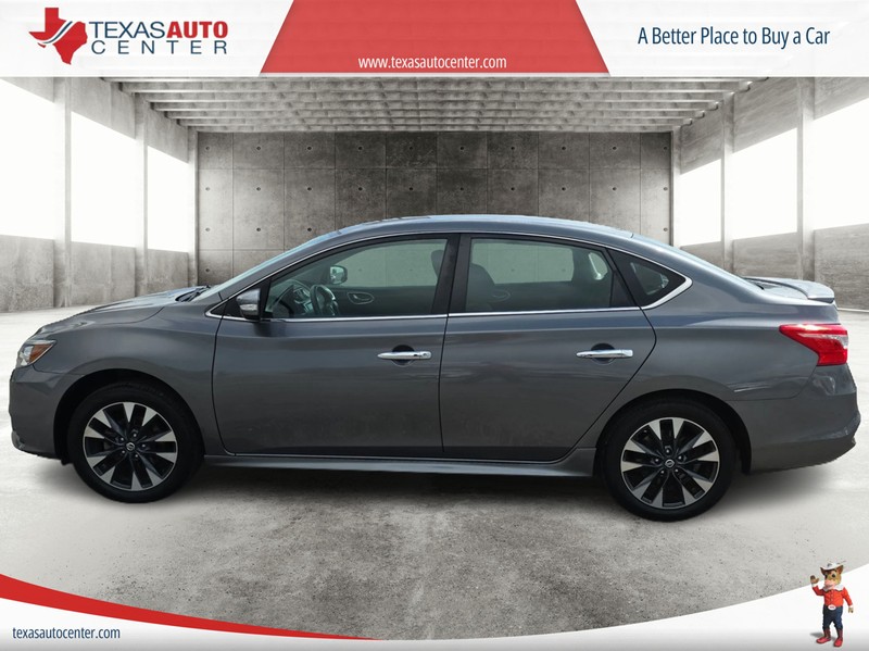 Nissan Sentra Vehicle Full-screen Gallery Image 5