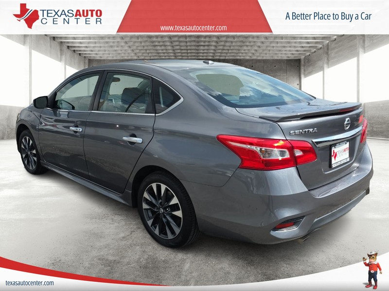 Nissan Sentra Vehicle Full-screen Gallery Image 8