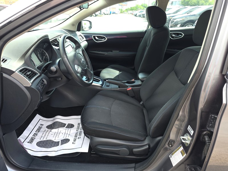 Nissan Sentra Vehicle Full-screen Gallery Image 9