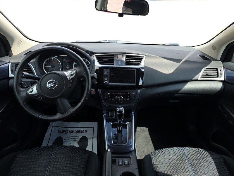 Nissan Sentra Vehicle Full-screen Gallery Image 15