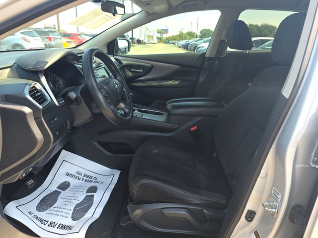 Nissan Murano Vehicle Full-screen Gallery Image 09