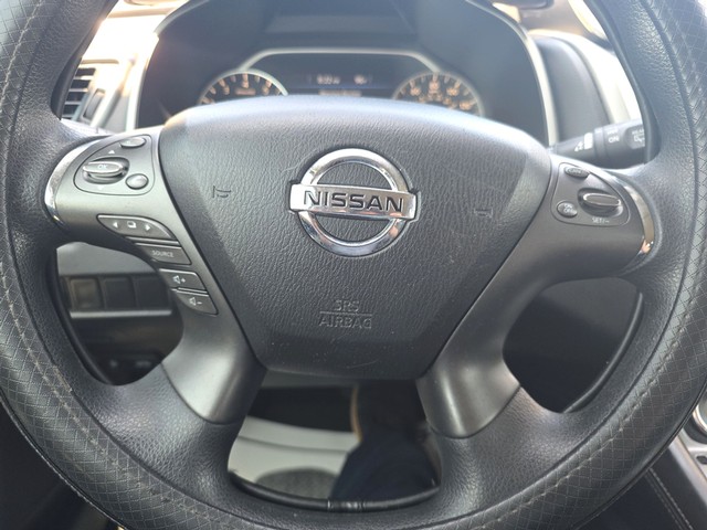Nissan Murano Vehicle Full-screen Gallery Image 14