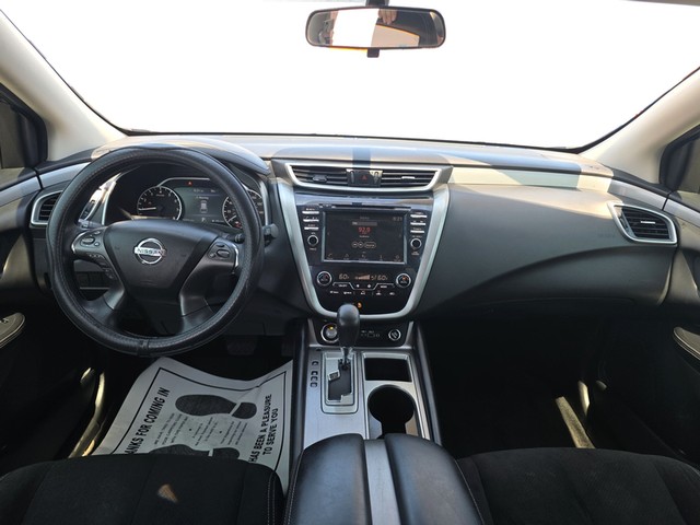 Nissan Murano Vehicle Full-screen Gallery Image 16