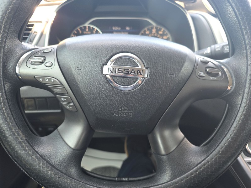 Nissan Murano Vehicle Full-screen Gallery Image 14