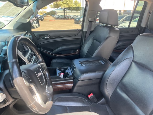 GMC Yukon XL Vehicle Full-screen Gallery Image 09