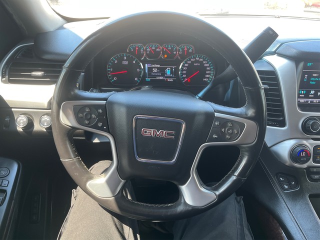 GMC Yukon XL Vehicle Full-screen Gallery Image 14