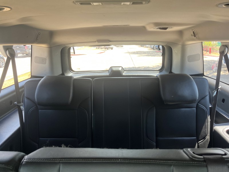 GMC Yukon XL Vehicle Full-screen Gallery Image 18