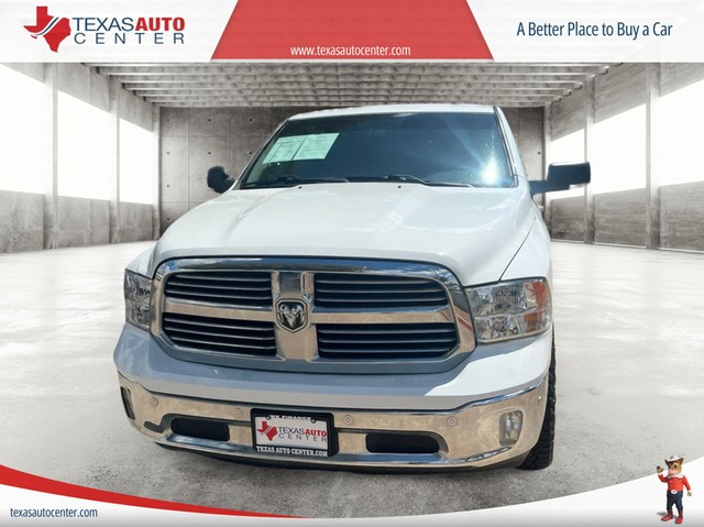 Ram 1500 Classic Vehicle Full-screen Gallery Image 03