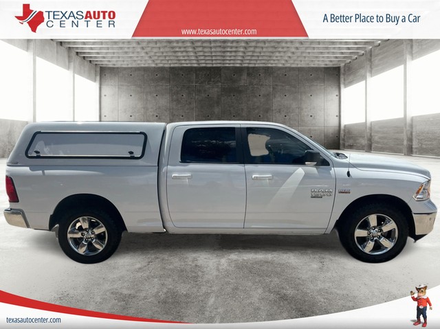 Ram 1500 Classic Vehicle Full-screen Gallery Image 04