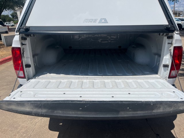 Ram 1500 Classic Vehicle Full-screen Gallery Image 10