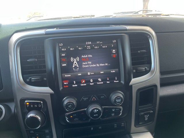 Ram 1500 Classic Vehicle Full-screen Gallery Image 11