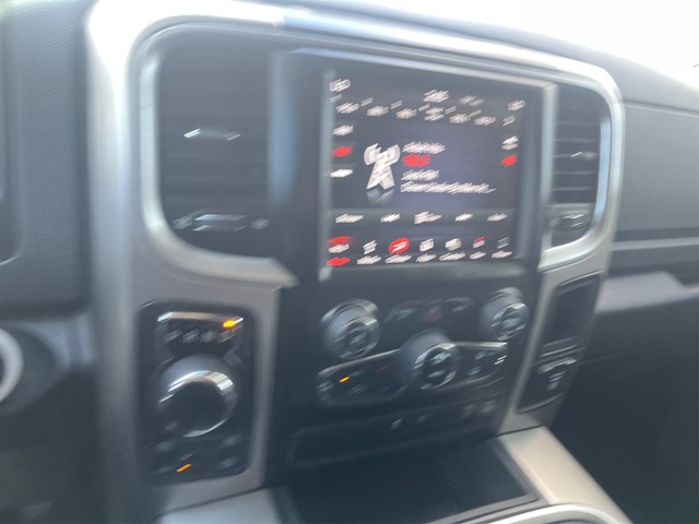 Ram 1500 Classic Vehicle Full-screen Gallery Image 16