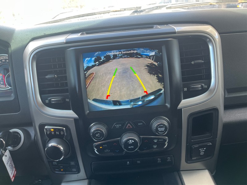 Ram 1500 Classic Vehicle Full-screen Gallery Image 17