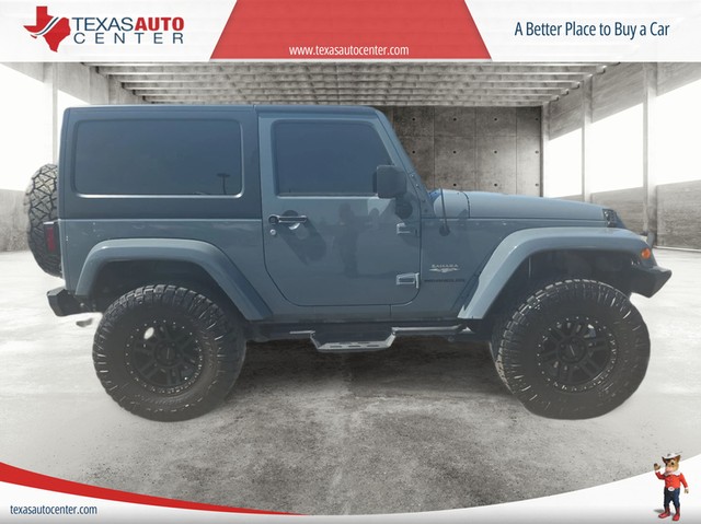 Jeep Wrangler Vehicle Full-screen Gallery Image 04