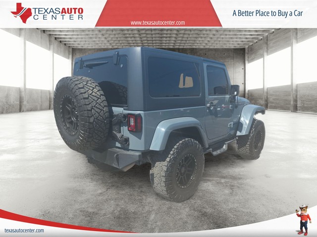 Jeep Wrangler Vehicle Full-screen Gallery Image 07