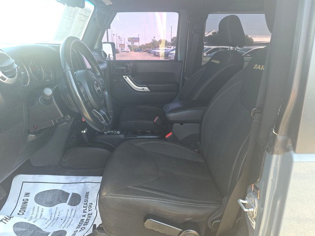 Jeep Wrangler Vehicle Full-screen Gallery Image 09