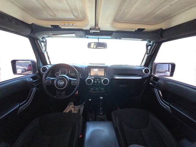 Jeep Wrangler Vehicle Full-screen Gallery Image 14