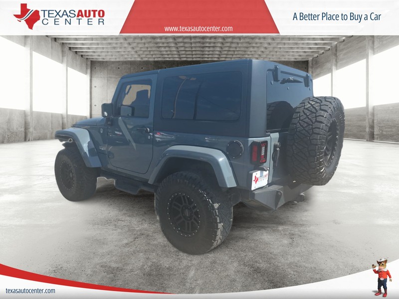 Jeep Wrangler Vehicle Full-screen Gallery Image 8