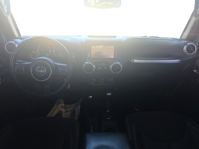 Jeep Wrangler Vehicle Full-screen Gallery Image 15
