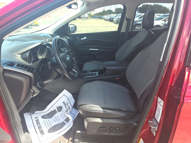 Ford Escape Vehicle Full-screen Gallery Image 09