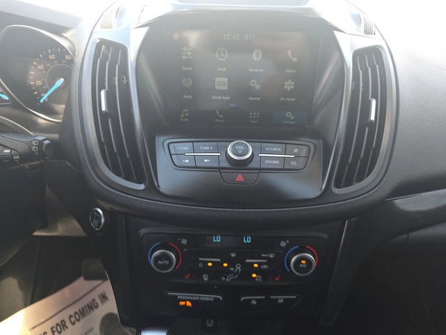 Ford Escape Vehicle Full-screen Gallery Image 12