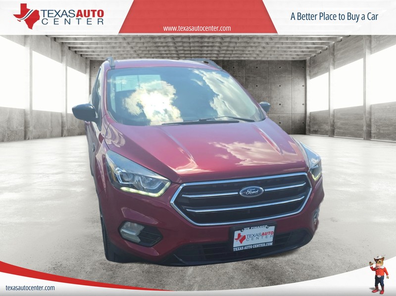 Ford Escape Vehicle Full-screen Gallery Image 3