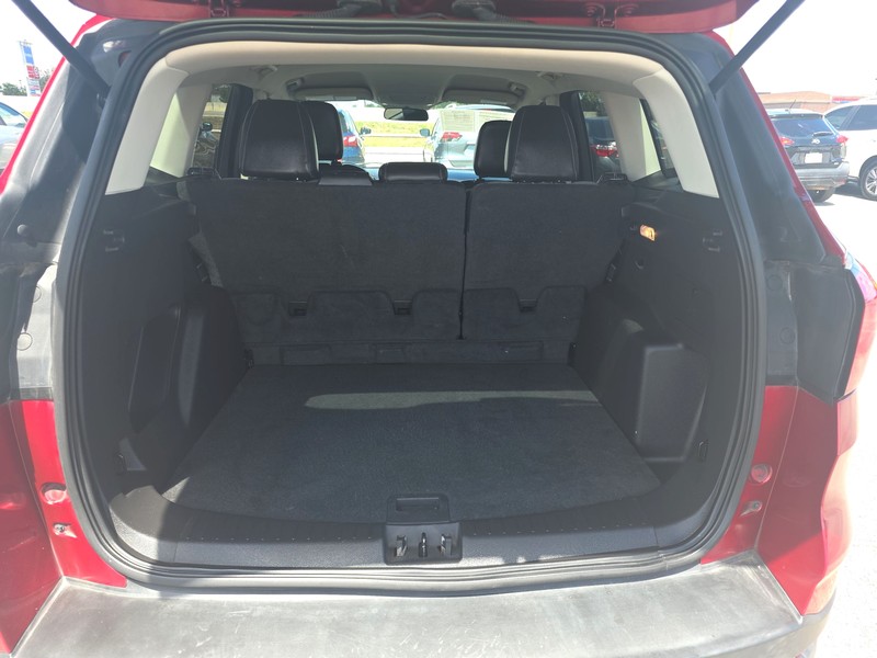 Ford Escape Vehicle Full-screen Gallery Image 11