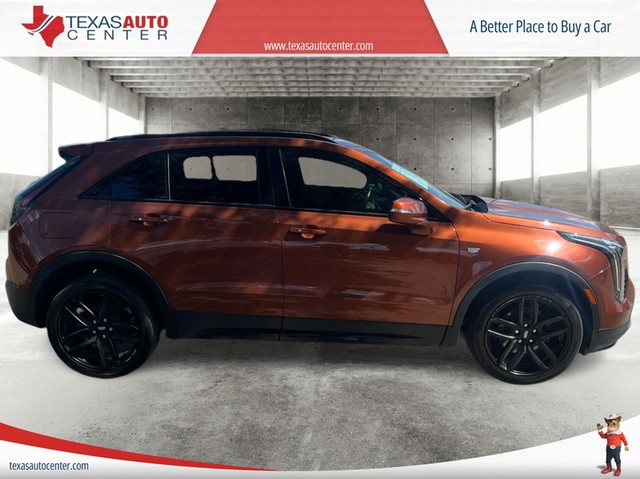 Cadillac XT4 Vehicle Full-screen Gallery Image 04