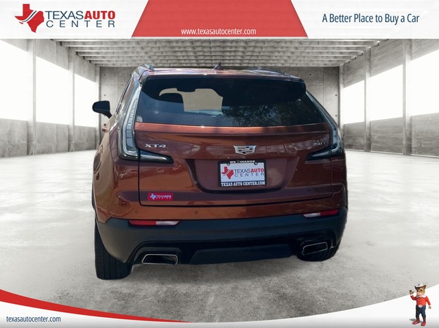 Cadillac XT4 Vehicle Full-screen Gallery Image 08