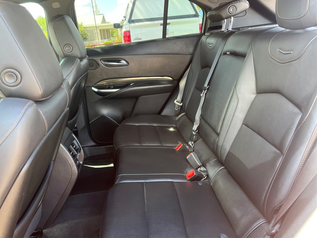 Cadillac XT4 Vehicle Full-screen Gallery Image 10