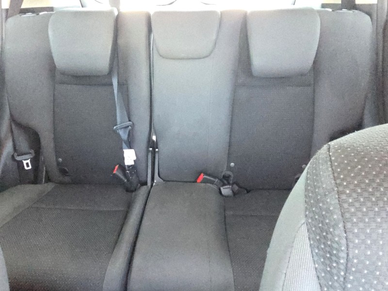 Honda HR-V Vehicle Full-screen Gallery Image 13
