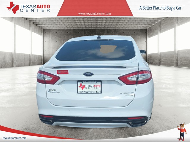 Ford Fusion Vehicle Full-screen Gallery Image 06