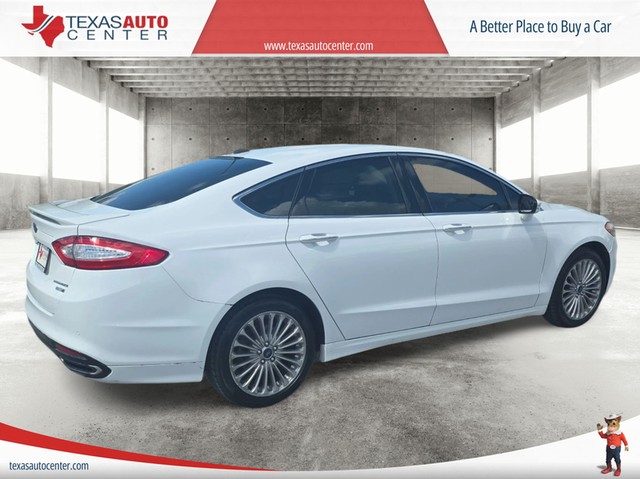 Ford Fusion Vehicle Full-screen Gallery Image 07