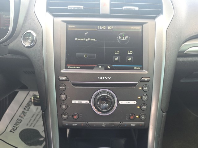 Ford Fusion Vehicle Full-screen Gallery Image 11