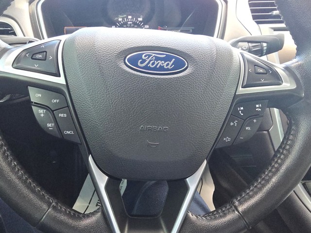 Ford Fusion Vehicle Full-screen Gallery Image 13