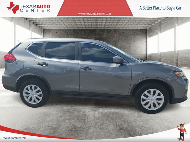 Nissan Rogue Vehicle Full-screen Gallery Image 04