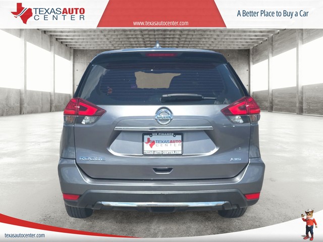 Nissan Rogue Vehicle Full-screen Gallery Image 06