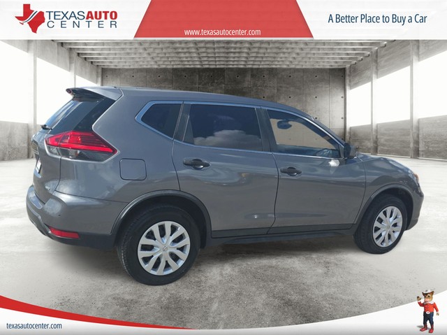 Nissan Rogue Vehicle Full-screen Gallery Image 07