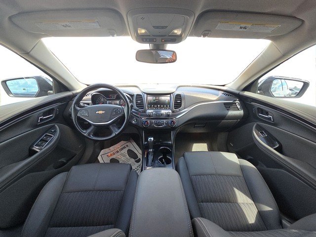 Chevrolet Impala Vehicle Full-screen Gallery Image 14