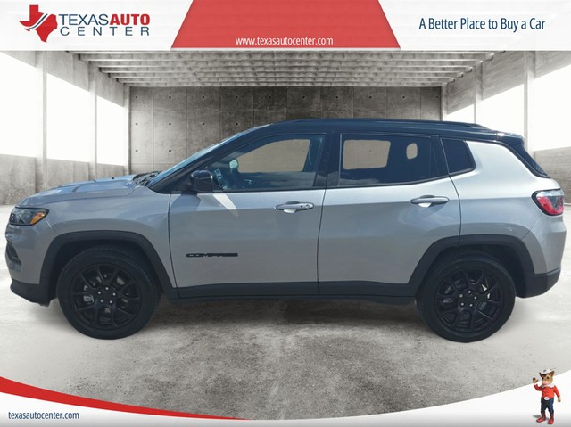 Jeep Compass Vehicle Full-screen Gallery Image 05