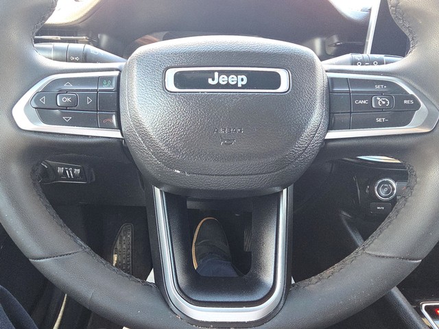 Jeep Compass Vehicle Full-screen Gallery Image 14