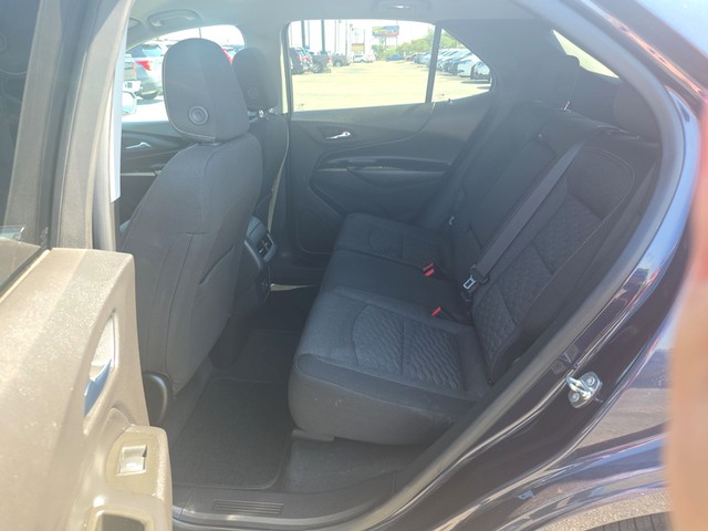 Chevrolet Equinox Vehicle Full-screen Gallery Image 10