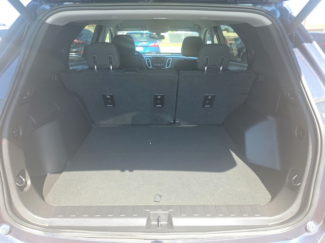 Chevrolet Equinox Vehicle Full-screen Gallery Image 11