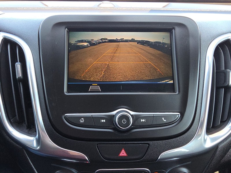 Chevrolet Equinox Vehicle Full-screen Gallery Image 17