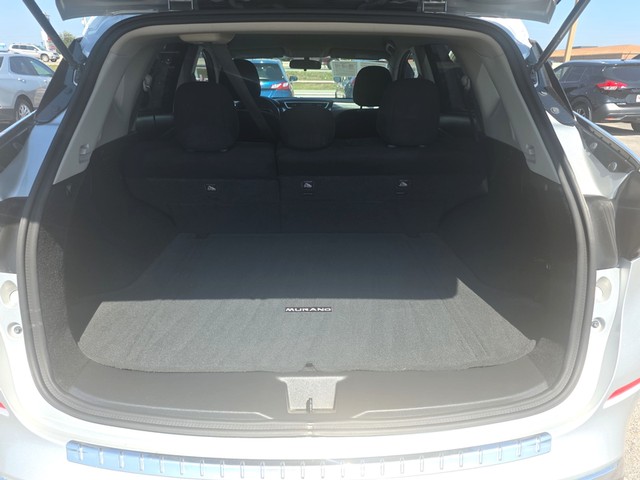Nissan Murano Vehicle Full-screen Gallery Image 11
