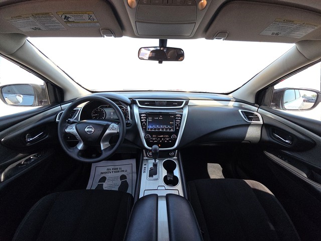 Nissan Murano Vehicle Full-screen Gallery Image 15