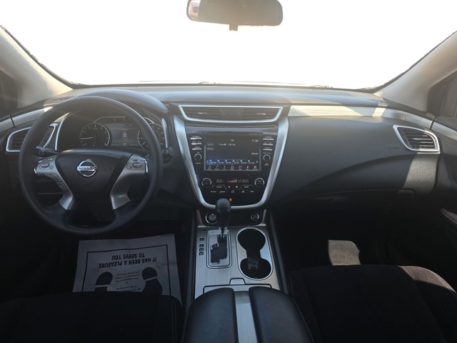 Nissan Murano Vehicle Full-screen Gallery Image 16