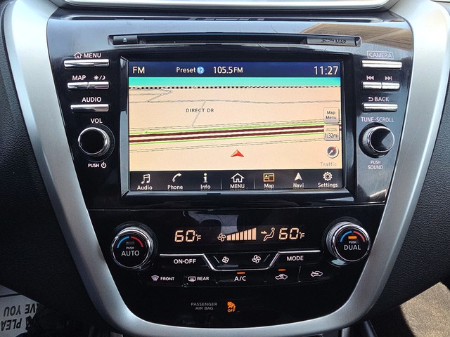 Nissan Murano Vehicle Full-screen Gallery Image 17