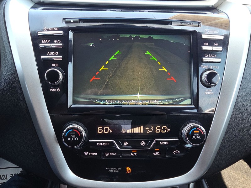 Nissan Murano Vehicle Full-screen Gallery Image 18